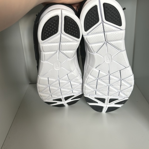 Black Nike Running shoes - Picture 5 of 5